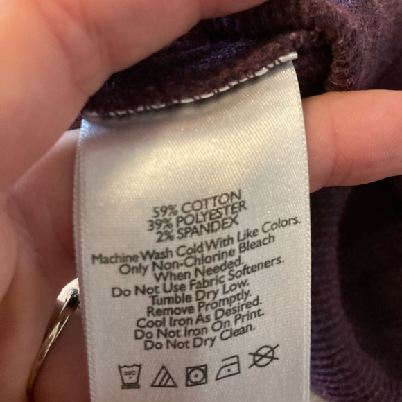 Women’s pretty plum colored Eddie Bauer long sleeve shirt. - Picture 6 of 6